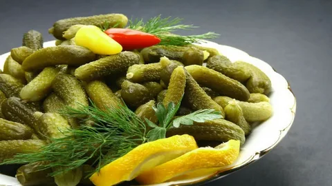 خرید و قیمت خیار شور سرکه ای  + فروش عمده